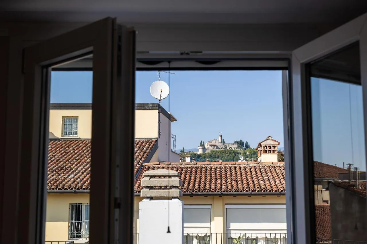 Apartment Appartamento Terrazza Cavour Brescia Italy